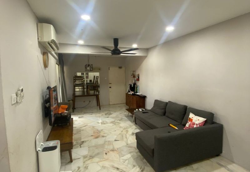 Indah Apartment