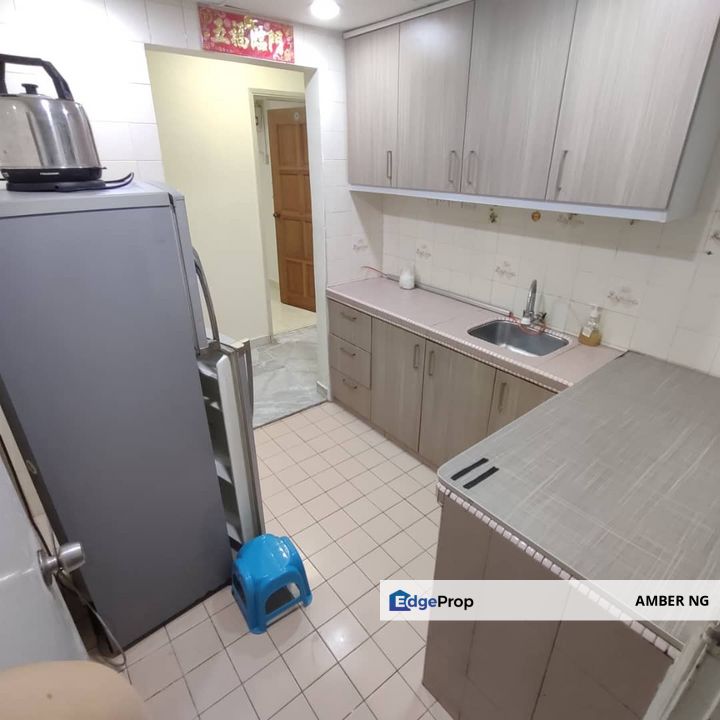 Genting Court Condo, Setapak Kuala Lumpur Low Floor, facing Garden, 3 rooms Semi Furnished for Sale, Kuala Lumpur, Setapak