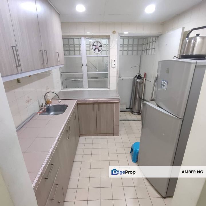 Genting Court Condo, Setapak Kuala Lumpur Low Floor, facing Garden, 3 rooms Semi Furnished for Sale, Kuala Lumpur, Setapak