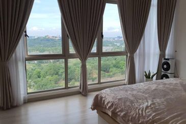 Par 3 Condo & Condo Villa