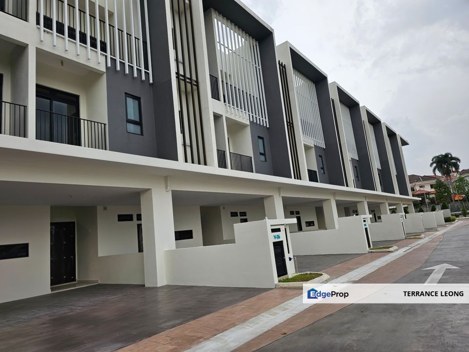 Alstonia hilltop villa house sungai buloh bukit Rahman putra, Selangor, Shah Alam