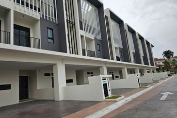 Alstonia Hilltop Homes