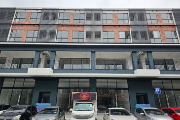 UC Square taman connaught cheras KL beside UCSI univercity