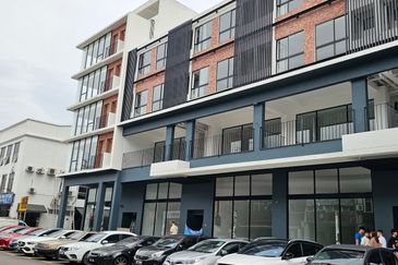 UC Square taman connaught cheras KL beside UCSI univercity