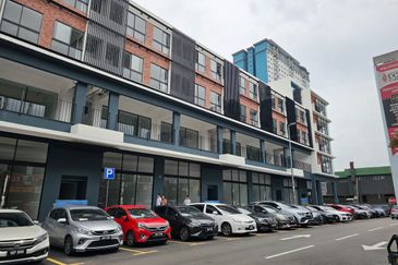 UC Square taman connaught cheras KL beside UCSI univercity