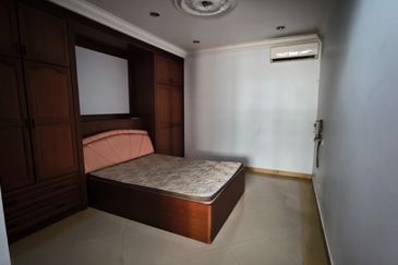 Taman Tasik Semenyih (Lake Residence)