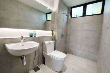 D'Summit Residences @ Kempas Utama