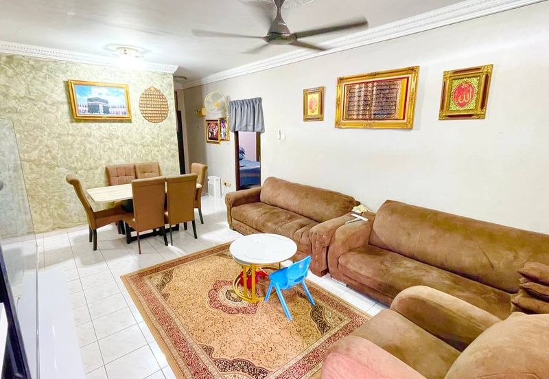 Desa Putra Apartments