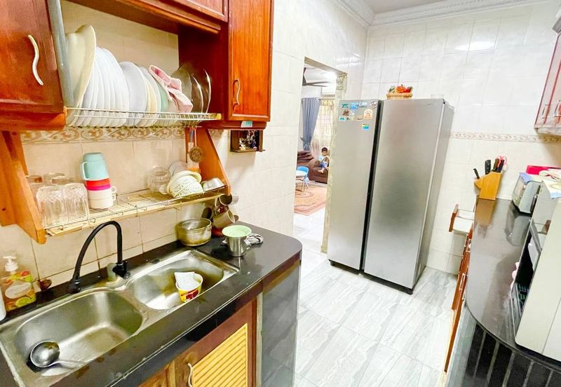 Desa Putra Apartments