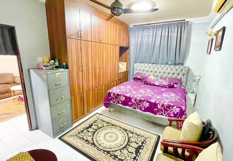 Desa Putra Apartments