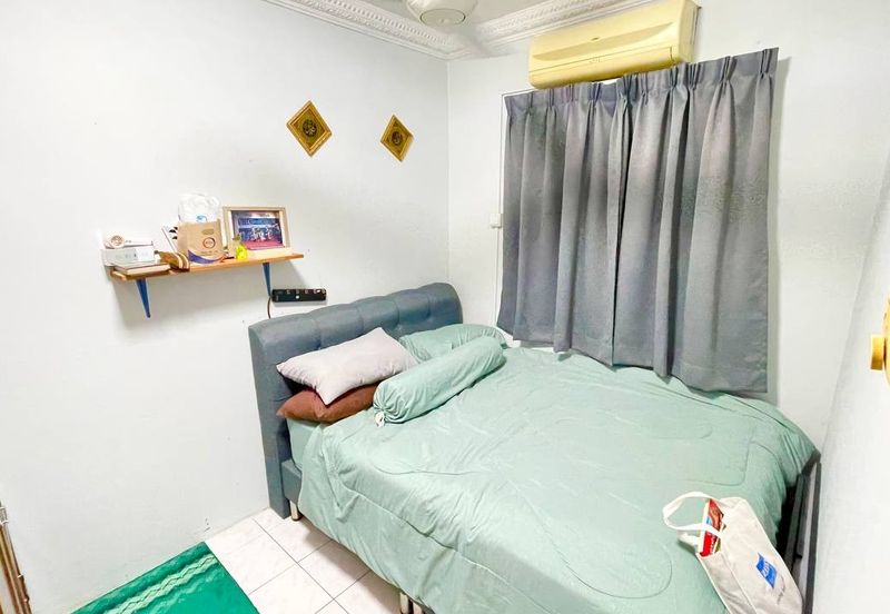 Desa Putra Apartments