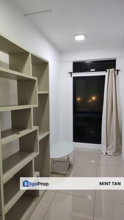 V12 Sovo Subang Non Bumi Renovated 1 bedroom Own Stay Invest  ROI 5.4% , Selangor, USJ