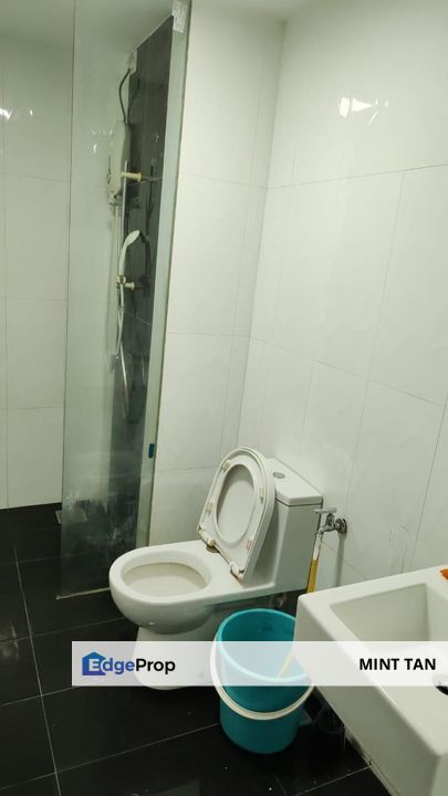 V12 Sovo Subang Non Bumi Renovated 1 bedroom Own Stay Invest  ROI 5.4% , Selangor, USJ