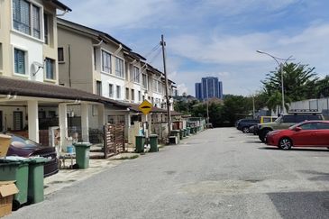 SL7, Bandar Sungai Long