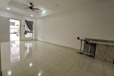 SL7, Bandar Sungai Long