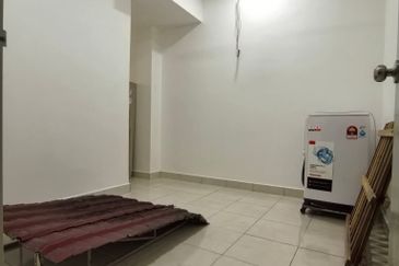 SL7, Bandar Sungai Long