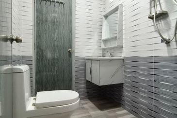 SL7, Bandar Sungai Long