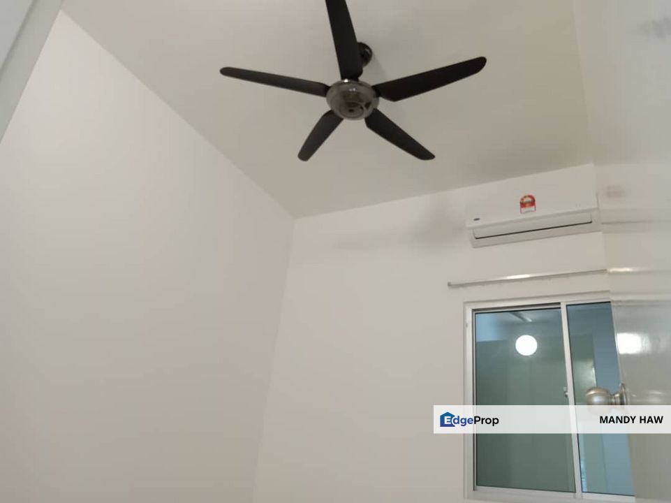 SEWA BERBALOI BIG BALCONY + Kitchen Cabinet Rumah CANTIK SAVANNA Executive Suite Southville City, Bangi, Condo Move In Condition, 3r2b 2 carpark, Selangor, Bangi