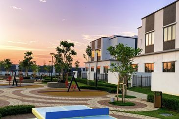 BANDAR ENSTEK (JENTAYU)