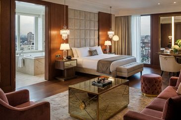 KLCC 5-Star Hotel Investment | Profit 20k'monthly | ROI 10%+ | Tallest KLCC Jaccuzi Condo