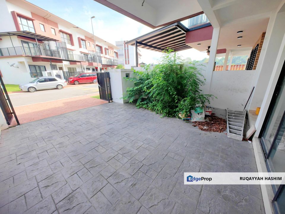RENTAL 3 Storey Terrace House Myra Meranti Puchong 5R 5B, Selangor, Puchong