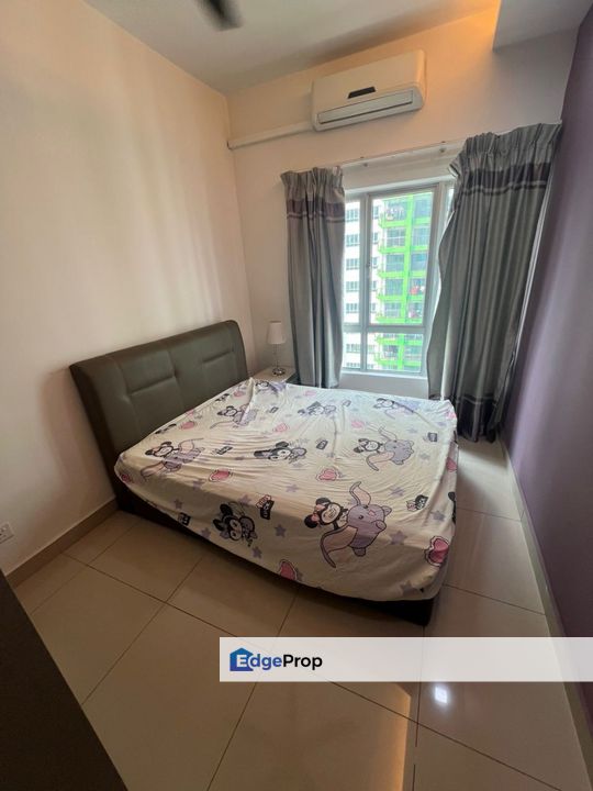 Female unit Small Room for rent Parklane oug non partition unit direct bus to midvalley n walking distance to lrt n bus station, Kuala Lumpur, Taman OUG