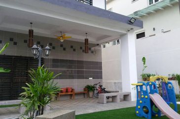 11 Rooms Spacious Bungalow, Guarded