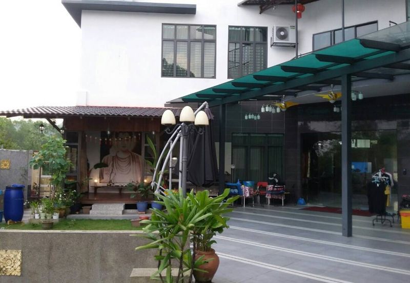 11 Rooms Spacious Bungalow, Guarded