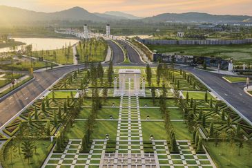 25 Jun! Corner Lot Eco Grandeur Bandar Puncak Alam! Below Market Price! Bank Lelong! Avenham Garden! Norton Garden! Graham Garden! Regent Garden!