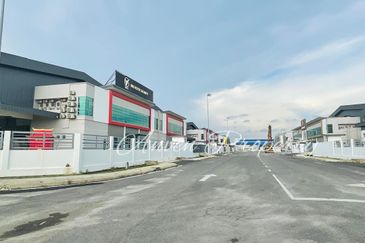 TBC! Meru Bandar Bukit Raja Industrial Park 2 Adjoining Factory Warehouse! Below Market Price! Good Buy! Kawasan Perindustrian Meru Barat
