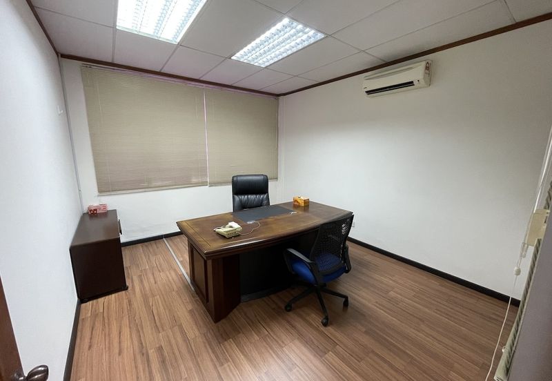PJIP FULLY FURNISHED SMALL OFFICE SECTION 13 PETALING JAYA CLEAN NEAT UNIT