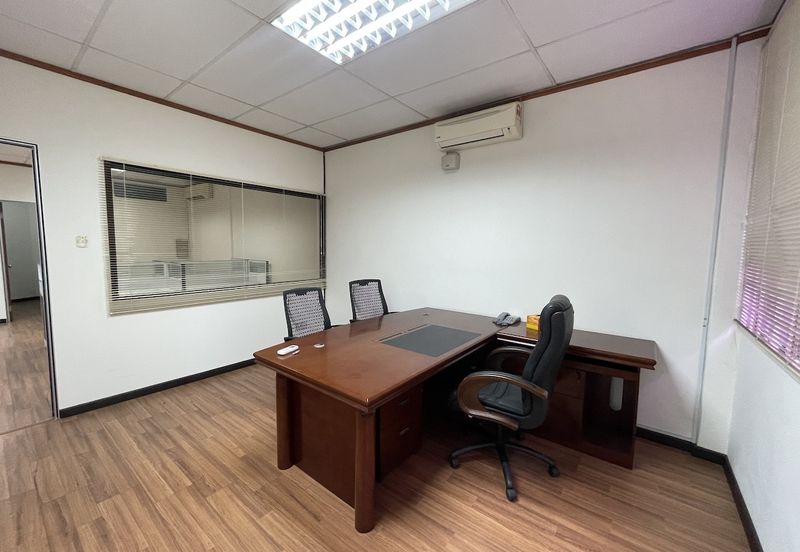 PJIP FULLY FURNISHED SMALL OFFICE SECTION 13 PETALING JAYA CLEAN NEAT UNIT