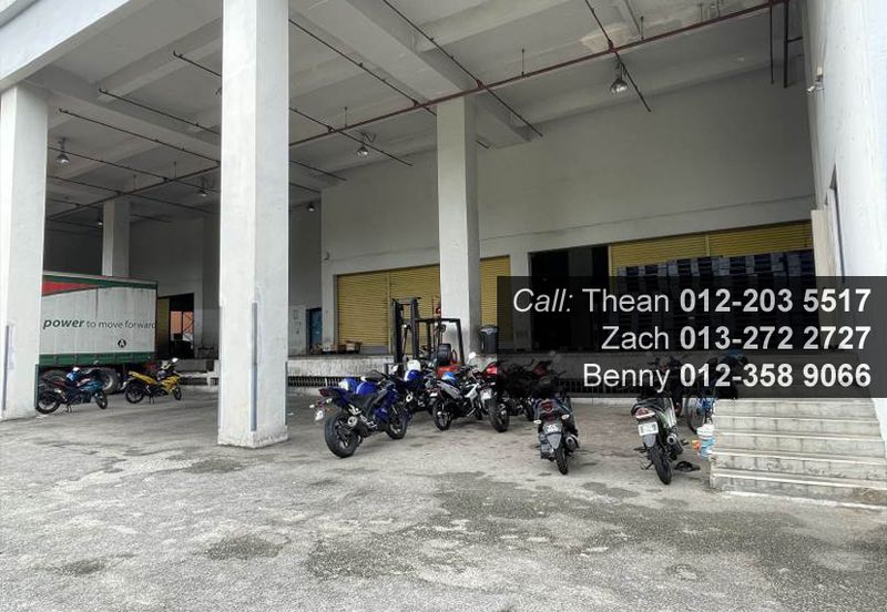 Warehouse With Loading Bay @ Bukit Jelutong Industrial Park, Seksyen U8
