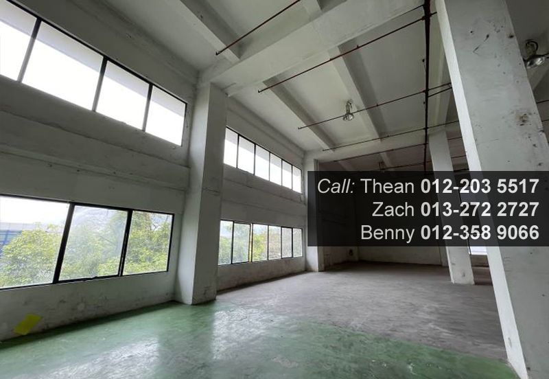 Warehouse With Loading Bay @ Bukit Jelutong Industrial Park, Seksyen U8
