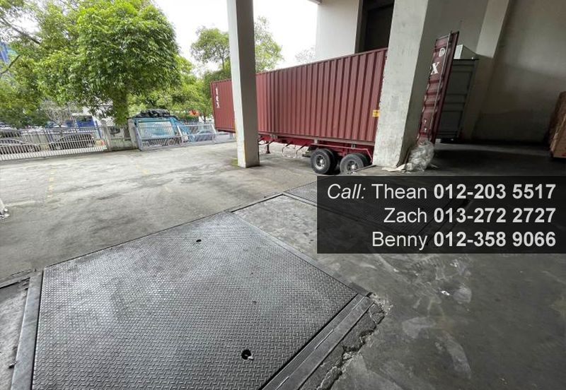 Warehouse With Loading Bay @ Bukit Jelutong Industrial Park, Seksyen U8