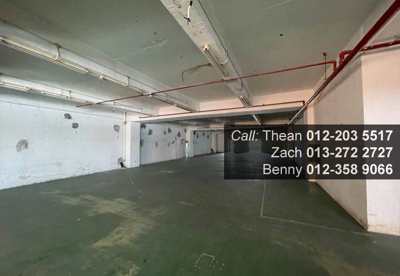 Warehouse With Loading Bay @ Bukit Jelutong Industrial Park, Seksyen U8
