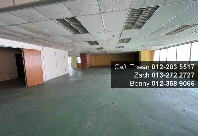 Warehouse With Loading Bay @ Bukit Jelutong Industrial Park, Seksyen U8