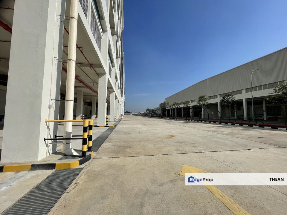 Grade A Warehouse in Shah Alam Section 33 Easy Access to Kesas Highway Kota Kemuning, Selangor, Shah Alam