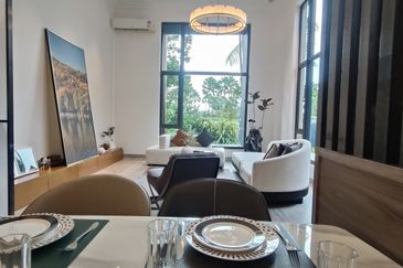 Forest City Golf Resort, Gelang Petah