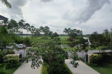 Forest City Golf Resort, Gelang Petah