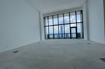 Menara EcoWorld (The Stride Strata Office @ BBCC)