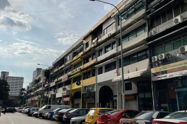 5.5 storey shop for sale at Jalan Sultan Azlan Shah, Kuala Lumpur.  