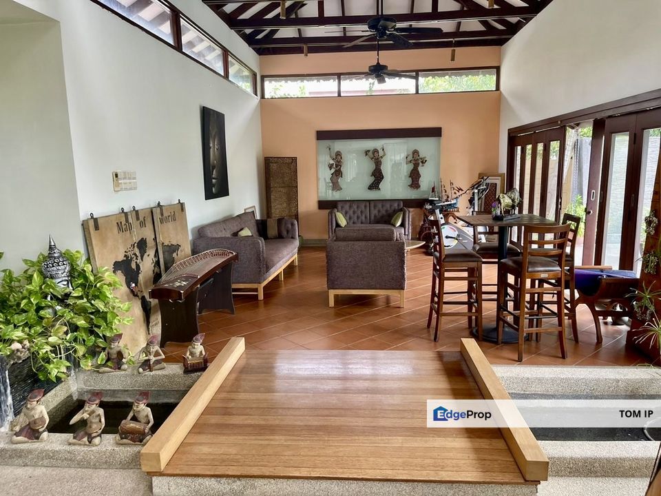 Bungalow with swimming pool, Kuala Lumpur, Dutamas