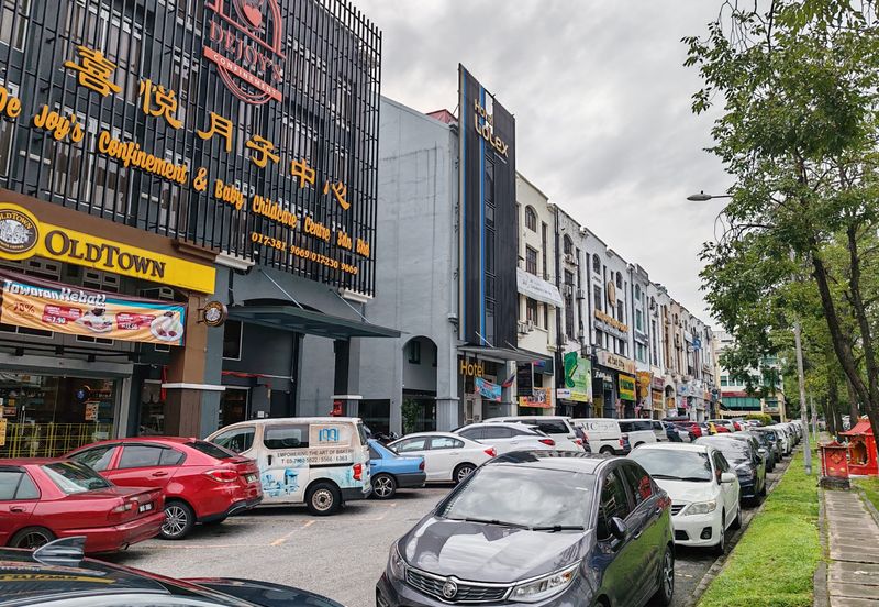 Jalan Kuchai Lama