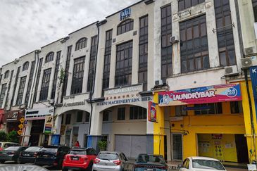 Jalan Kuchai Lama