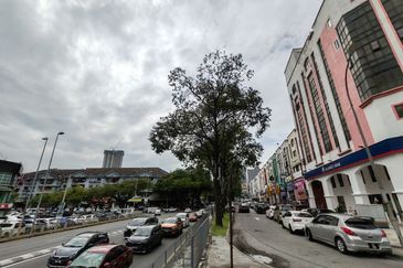 Jalan Kuchai Lama