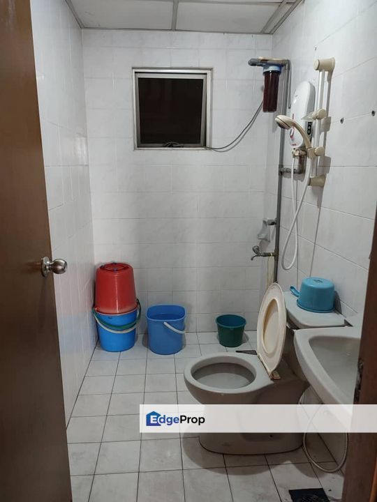 Putra walk to lrt pwtc sunway putra mall , Kuala Lumpur, KL City