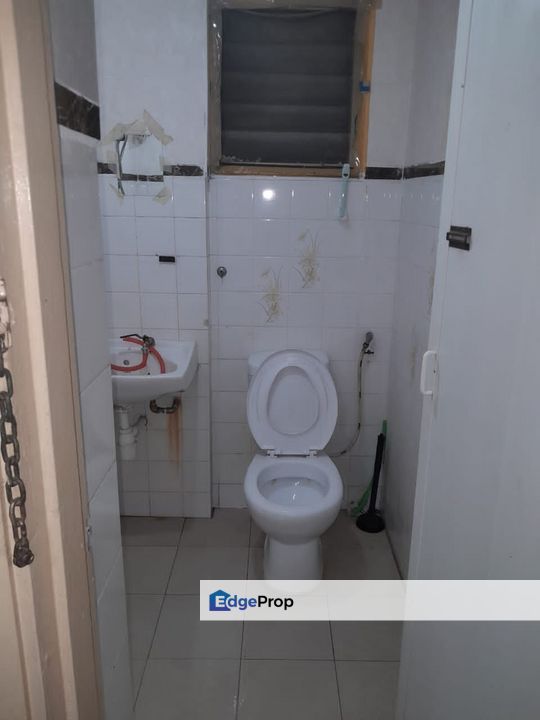 bukit oug lrt awan besar, Kuala Lumpur, Bukit Jalil