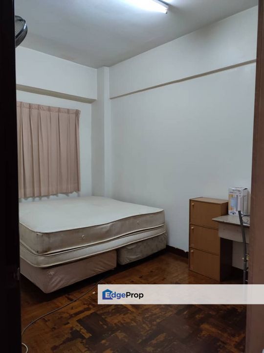 Vista komanwel walk to lrt imu , Kuala Lumpur, Bukit Jalil