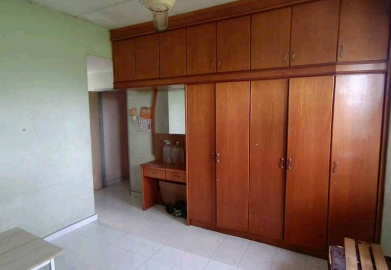 Anjung Hijau (Greenfield Apartment)